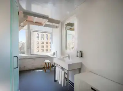 Yale - 12