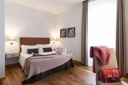 Giuturna Boutique - 27