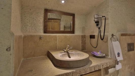 Phocas Cave Suites - 32