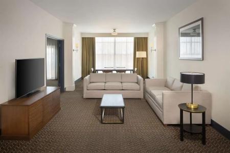 DoubleTree Suites by Hilton - 75