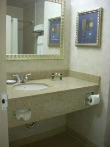 Marco LaGuardia & Suites - 49