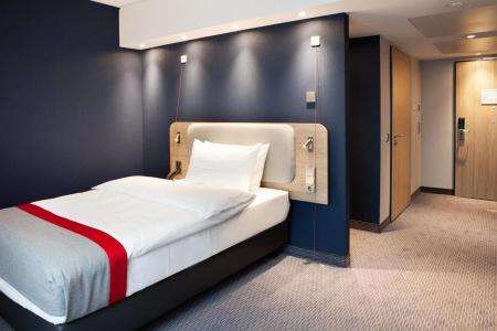 Holiday Inn Express - Darmstadt, An Ihg - 1