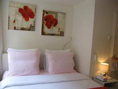 Sir Nico Guest House - 8
