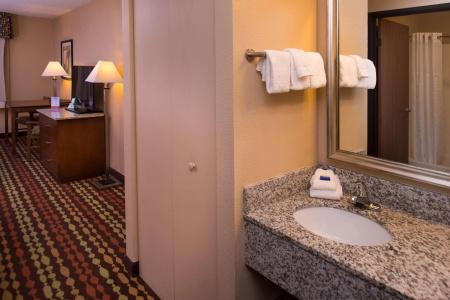 Best Western Ambassador Inn & Suites - 8