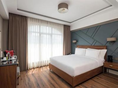 Azzap Galata - 33