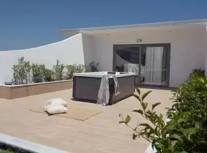 Letsos - 104