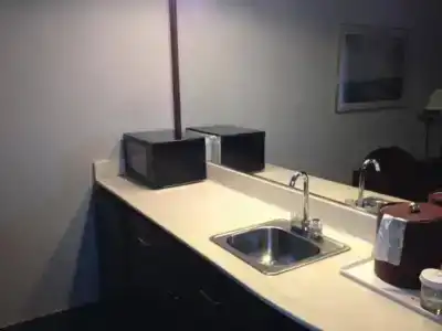 Ramada by Wyndham Portland Airport - 26
