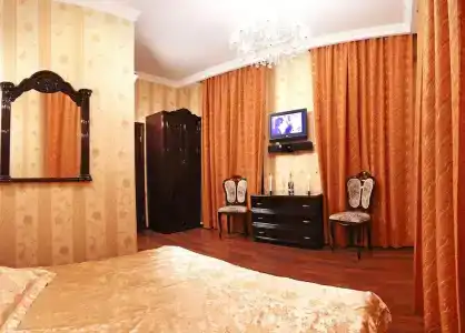 Алекс на Марата - 2