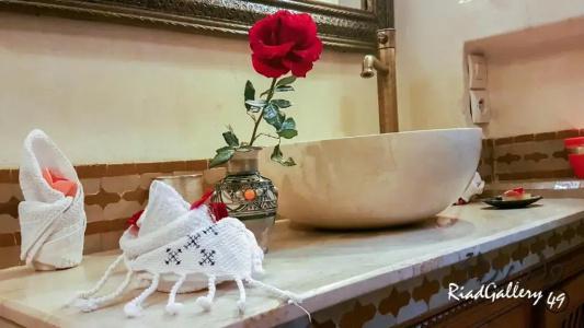 Riad Gallery 49 - 71