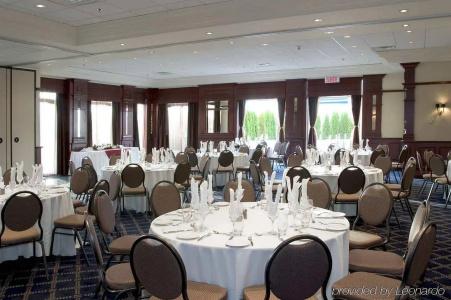 Hilton Garden Inn Montreal Airport - 22