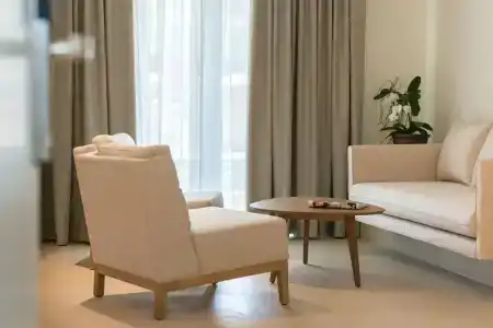 Bitzaro Grande & Suites - 2