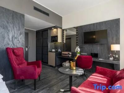 Plaza Schwerin; Sure Collection By Best Western - 146