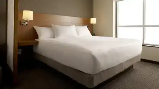 Hyatt Place Charlotte Downtown - 2