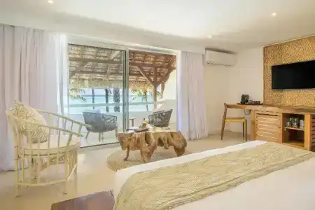 Seasense Boutique & Spa - 75