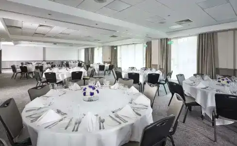 DoubleTree by Hilton Bristol North - 24