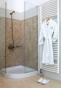 Black Rose Beach Suites - 29