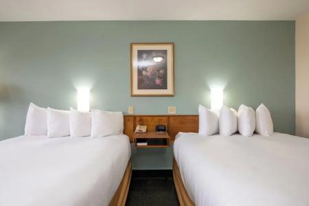 Days Inn by Wyndham - 100