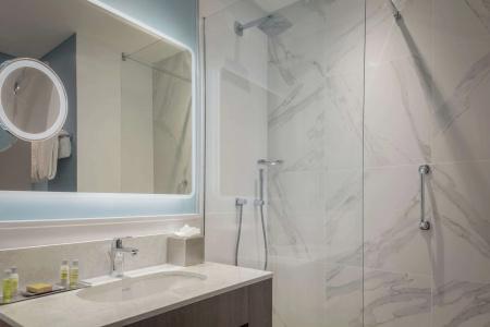 DoubleTree by Hilton London Angel Kings Cross - 8