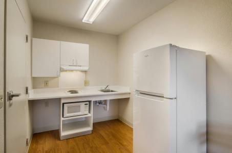 HomeTowne Studios by Red Roof Denver - Glendale/ Cherry Creek - 14