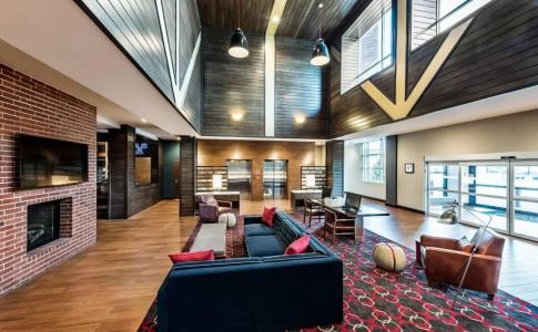 Four Points by Sheraton - 1