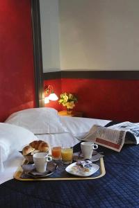Adonis Marseille Vieux Port – Hôtel du Palais - 76