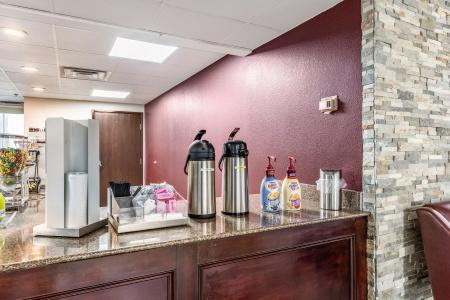 Red Roof Inn Plus+ & Suites Houston – Iah Airport Sw - 10