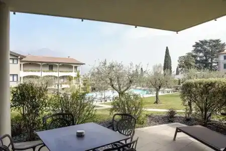 Bella - 35
