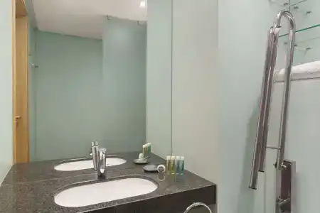 Ramada Encore By Wyndham Tangier - 8