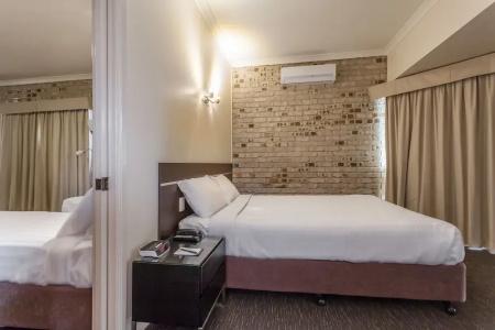 Highlander Motor Inn - 42