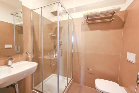 7th Floor Suite - 27