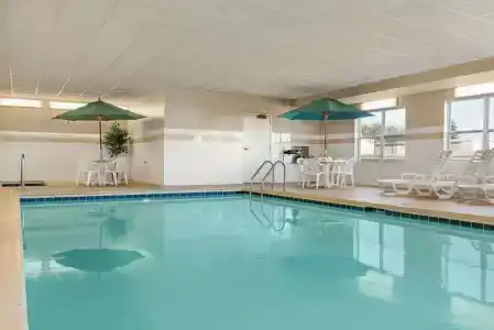 Country Inn & Suites by Radisson, North, IL - 12