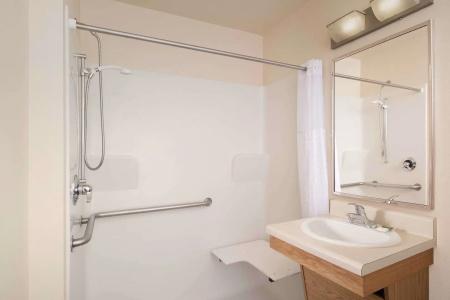 WoodSpring Suites North - 6
