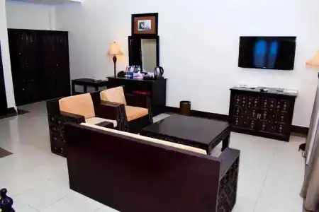 Golden Tulip Stone Town Boutique - 99