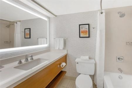 DoubleTree by Hilton City Center - 55