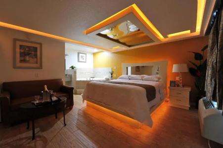 Romantic Inn & Suites - 32