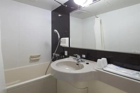 Comfort Yokohama Kannai - 8