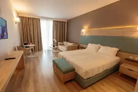 Regina Blu - 42