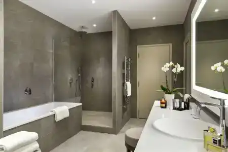 Hôtel Barrière L'Hôtel du Golf - 81