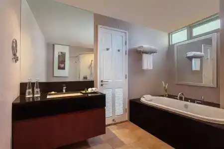 Dusit Suites Ratchadamri, Bangkok - 11