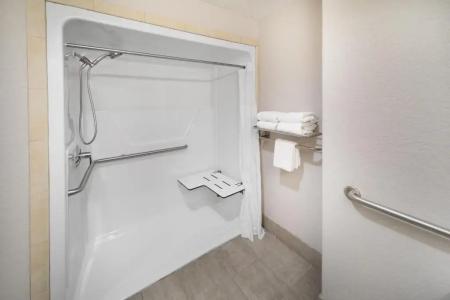 Days Inn & Suites By Wyndham San Antonio Near At&t Center - 34