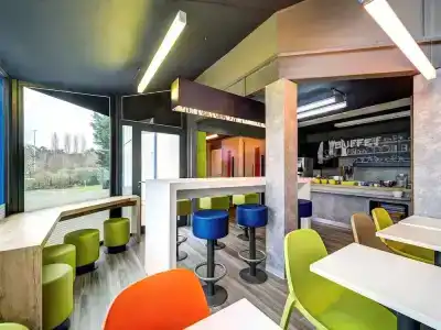 ibis Budget Caen Memorial - 15