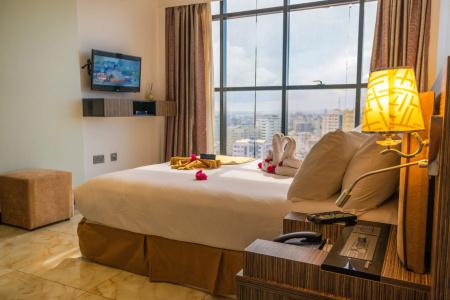 Golden Tulip - 62