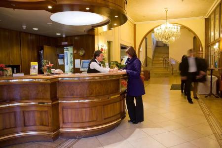 Monopol - Central Station - 17