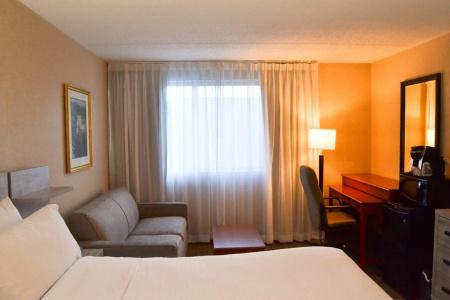 Holiday Inn Macleod Trail South - 32
