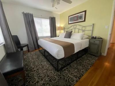 The Cabanas Guesthouse & Spa - Gay Men's Resort - 44