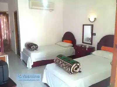 Yasmina - 21