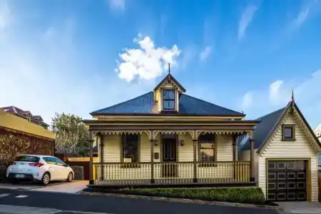 Corinda Contemporary - 0
