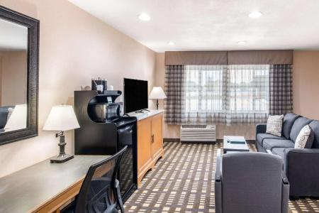 Quality Inn & Suites - 72