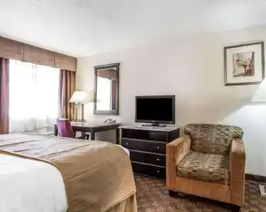 Quality Inn & Suites Coliseum - 21