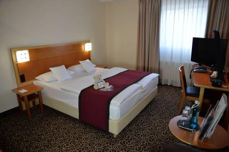 Best Western Hohenzollern - 44